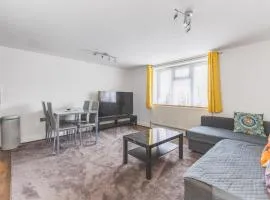 Bright 2BDR Apt in Southall with Free Parking