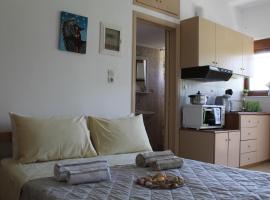 Vakis Apartments 2: Romanón şehrinde bir otel