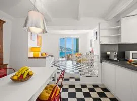 Villa Capodanna, au coeur de la vieille ville, maison de village avec magnifique vue sur la mer