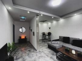 Casa Antić Große Moderne 50qm Wohnung direkt im Zentrum WLAN ist Kostenlos 1-4 Personen – hotel w mieście Saalfeld/Saale