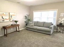 Mahogany Escape - Your Calgary Oasis