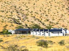 Achab chalets, viešbutis mieste Usakos