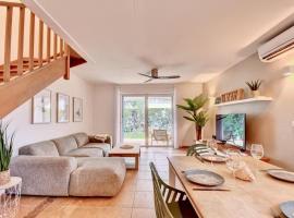 Cozy and Spacious 2-BR Home in Anse Marcel - Garden, 3 Pools, Beach, hotel ad Anse Marcel
