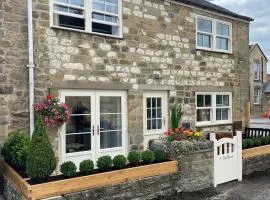 Cheerful 2 Bed Cottage with indoor fireplace