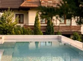 Willa Stożek, 50 m od term i wyciągów narciarskich