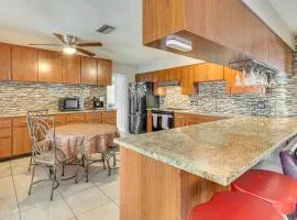 Theme Park Base! Suburban Home 14 Mi to Universal