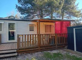 Sophie Mobil-home 201, Hotel in La Roque-dʼAnthéron