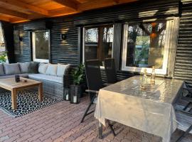 Kromlau에 위치한 호텔 Ferienhaus Forest Lodge, Neu Ruhige Lage, Elegant und Modern, Hunde Willkommen