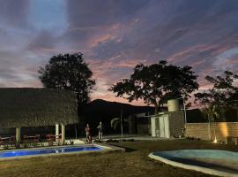 PalapaNativa Camping y Eventos, hotel u gradu Chulavista