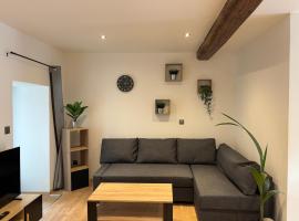 Appartement tout équipé - 2 Chambres avec Clim et parking privé, hotell i Vertrieu