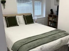 The Snug Guestroom Poole
