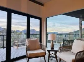 Stargazer Sedona 5BR Luxury w Hot Tub & Views