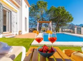 Villa María Sayalonga by Ruralidays