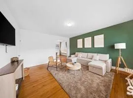 Beachside 1-BD Retreat with Free Parking