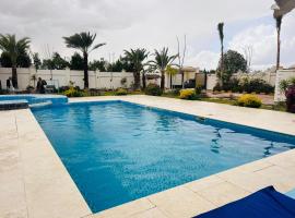 شاليه الفهدي – hotel w mieście Sphinx International Airport