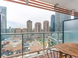 Downtown Toronto Studio with Balcony & Fast WiFi