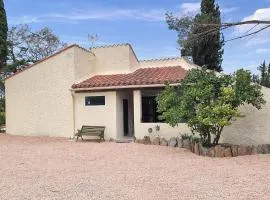 Maison à la campagne entre mer et montagne