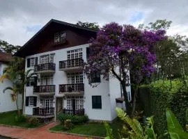 duplex aconchegante com varanda em condominio