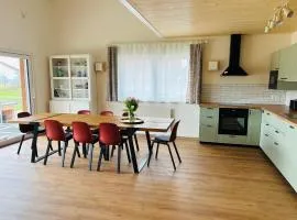 Große, familienfreundliche Galerie-Wohnung