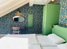 Große, familienfreundliche Galerie-Wohnung