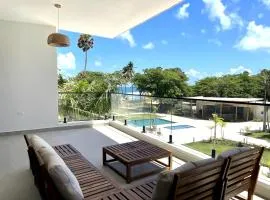 Beachfront Paradise - Huge Pool, Ocean View & Surf