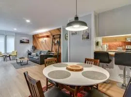 Relax Poolside! All-Season Base in Mt Hood Village