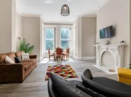 Sky Emerald Manygates Park with Workspace and Private Parking