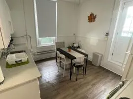 TORONTO UNIVERSITY PRIVATE ROOM-Next to Eaton Centre