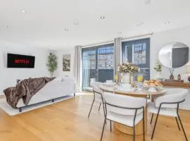 Spacious 2BR Duplex Penthouse, Balcony & Free Parking, Leeds Dock