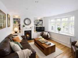 West London House with Parking and Garden, Sleeps 6, hotell sihtkohas Ealing
