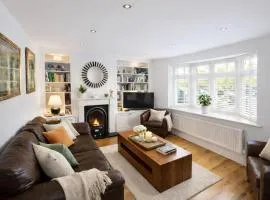 West London House with Parking and Garden, Sleeps 6