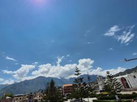 Hotel Cruz del Condor sky terrace - Plaza de armas Cabanaconde: Cabanaconde'de bir otel