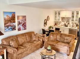 Eagles Roost Haven - Cozy Ski View Condo, Hotel in Brian Head