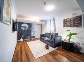 Large Surry Hills Home Sleeps 4 Parking