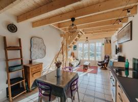 Modern holiday home in Lanildut, hotel a Lanildut