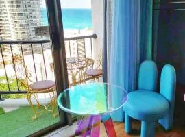 Ocean View Blue Bunny-Eared Stay in Central Surfers Paradise