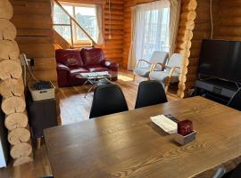天然温泉付ログハウス ヴィレッジR 4名様まで同一料金 屋根付bbq設備あり – hotel w mieście Shiraoi