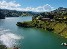 Vista al Lago Balcón Privado Relax Total