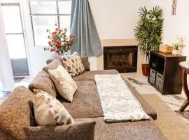 The Huntsville Nest - 2BR Near SHSU - Pool - WiFi - Free Parking