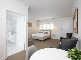 Newington Apartments - Apt 4 Accessible Queen