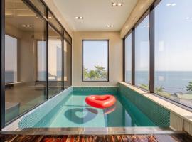 Pohang Sausalito by B-Class Pool Villa, hotelli Pohangissa