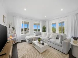 Spacious 4BR Home Near Hobart Airport Perfect for Families