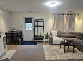 Cozy Basement Suite, hotel en Lower Sackville