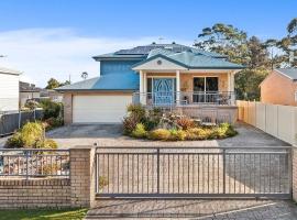 The Hillwood Manor - Huge 5BR House Minutes to Jervis Bay & Huskisson, hotel a Erowal Bay