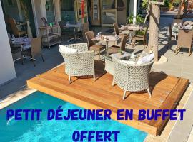 Hôtel Beau Soleil, hotel v destinaci Le Lavandou