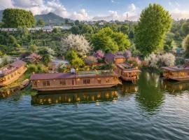 Floating Luxury Group Of Houseboats, hôtel à Srinagar