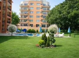 Golden Sands 1BR with Pool & Private Parking
