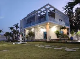 Merlin Farmhouse 4BHK, Private Pool,BBQ, Bonfire