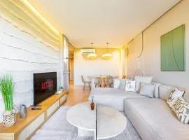 3 chambres piscine wifi parking privé centre