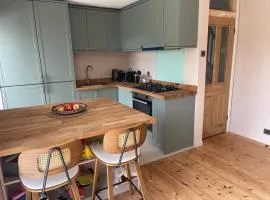 Lancing Seaside Home near Station